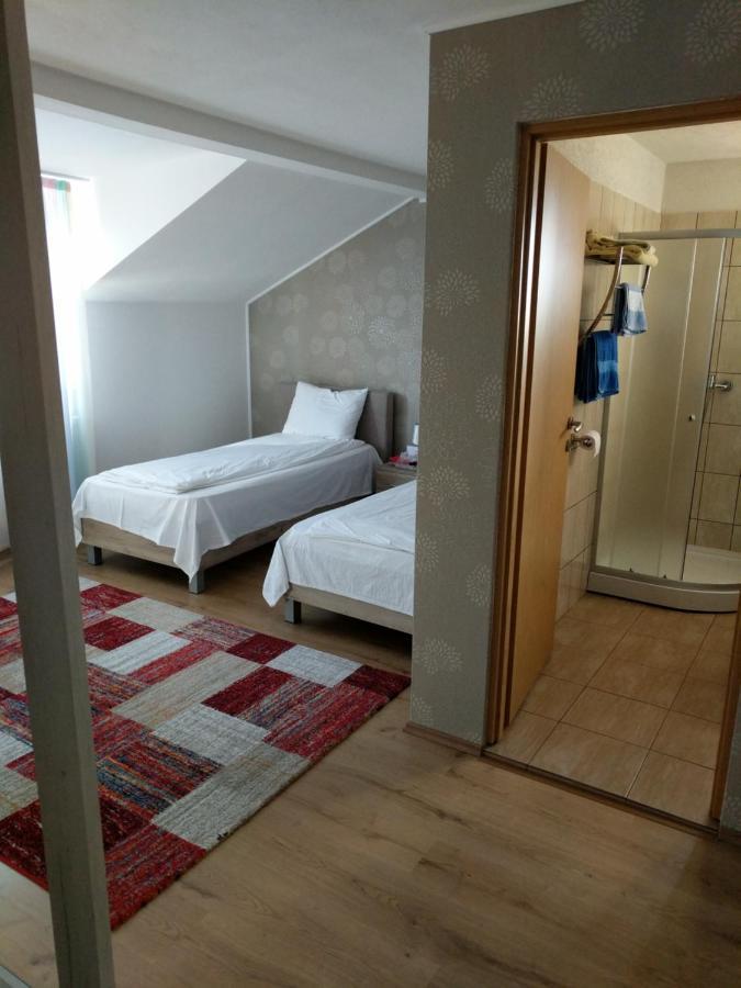 Pensiunea Vladut Timişoara Extérieur photo